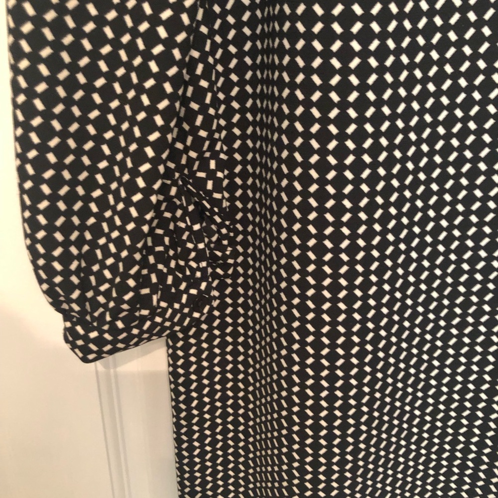 LILA 🌹 ROSE DRESS🌹BLK&WHT SIZE 4